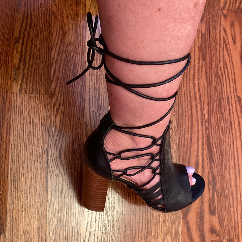 Size 6 new Sbricca vintage collection block heel